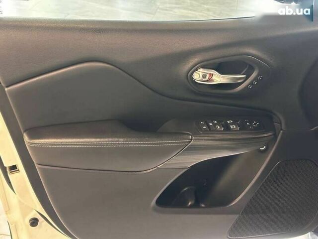 Джип Чероки, объемом двигателя 2.2 л и пробегом 127 тыс. км за 17900 $, фото 11 на Automoto.ua