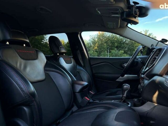 Джип Cherokee, об'ємом двигуна 3.2 л та пробігом 113 тис. км за 16350 $, фото 8 на Automoto.ua