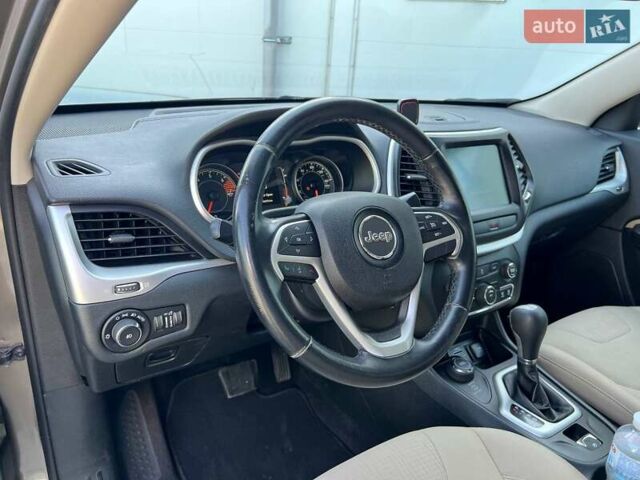 Джип Чероки, объемом двигателя 2.4 л и пробегом 180 тыс. км за 12500 $, фото 18 на Automoto.ua