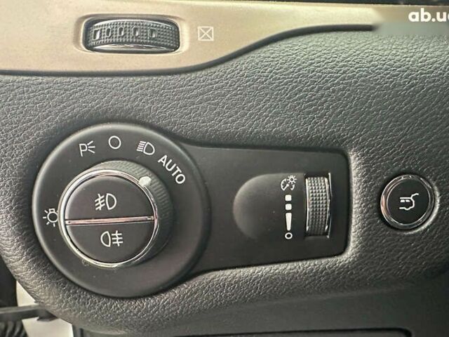Джип Cherokee, об'ємом двигуна 2.2 л та пробігом 126 тис. км за 19950 $, фото 20 на Automoto.ua