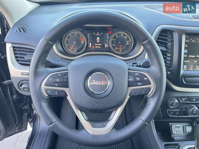 Джип Cherokee, об'ємом двигуна 2.36 л та пробігом 120 тис. км за 14000 $, фото 21 на Automoto.ua