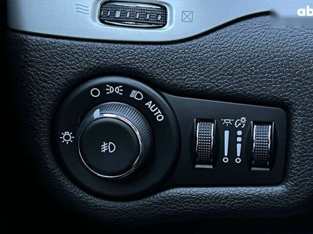 Джип Cherokee, об'ємом двигуна 3.2 л та пробігом 113 тис. км за 16350 $, фото 22 на Automoto.ua