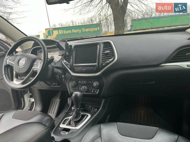 Джип Чероки, объемом двигателя 2.4 л и пробегом 160 тыс. км за 13500 $, фото 22 на Automoto.ua