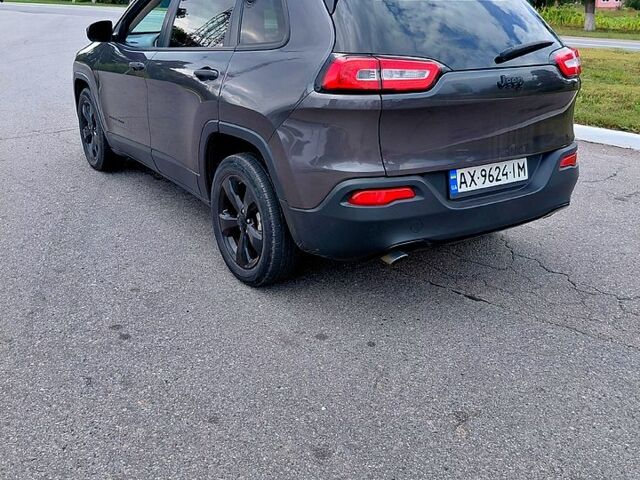 Джип Cherokee, об'ємом двигуна 2.4 л та пробігом 154 тис. км за 13200 $, фото 2 на Automoto.ua