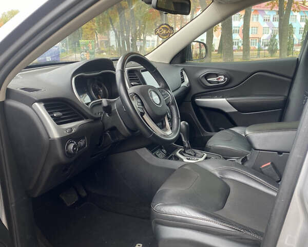 Джип Чероки, объемом двигателя 2.36 л и пробегом 134 тыс. км за 14700 $, фото 6 на Automoto.ua