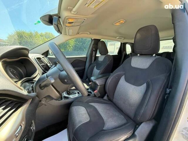 Джип Cherokee, об'ємом двигуна 2.4 л та пробігом 165 тис. км за 8600 $, фото 11 на Automoto.ua