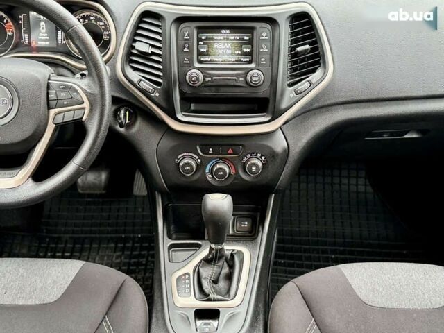 Джип Чероки, объемом двигателя 2.4 л и пробегом 183 тыс. км за 11999 $, фото 23 на Automoto.ua