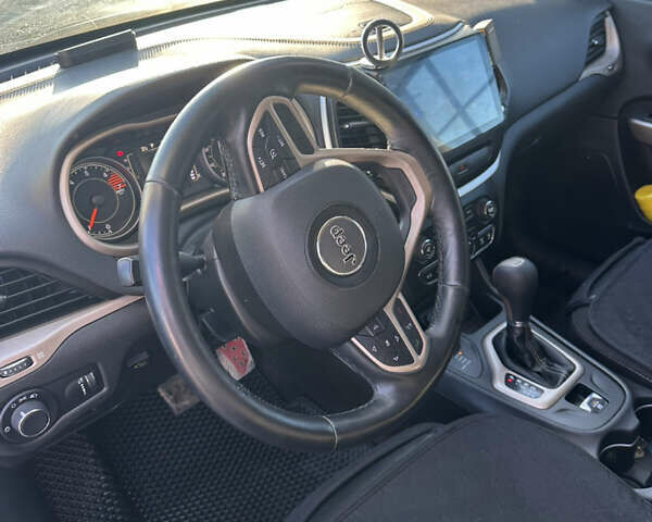Джип Чероки, объемом двигателя 2.4 л и пробегом 75 тыс. км за 15900 $, фото 1 на Automoto.ua