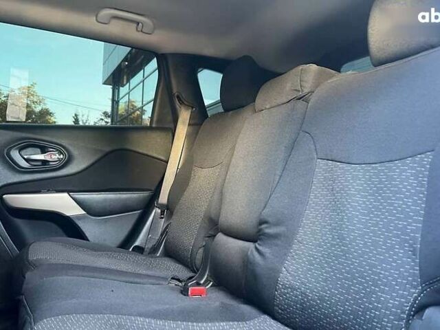 Джип Чероки, объемом двигателя 0 л и пробегом 204 тыс. км за 13800 $, фото 21 на Automoto.ua