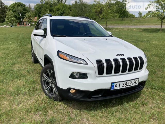 Джип Cherokee, об'ємом двигуна 3.2 л та пробігом 141 тис. км за 16500 $, фото 3 на Automoto.ua