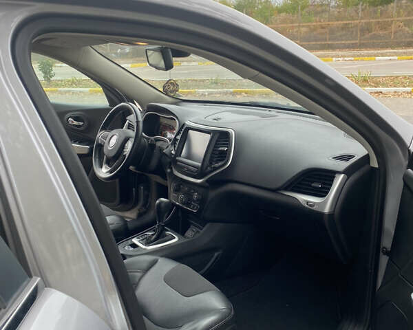 Джип Чероки, объемом двигателя 2.36 л и пробегом 134 тыс. км за 14700 $, фото 11 на Automoto.ua