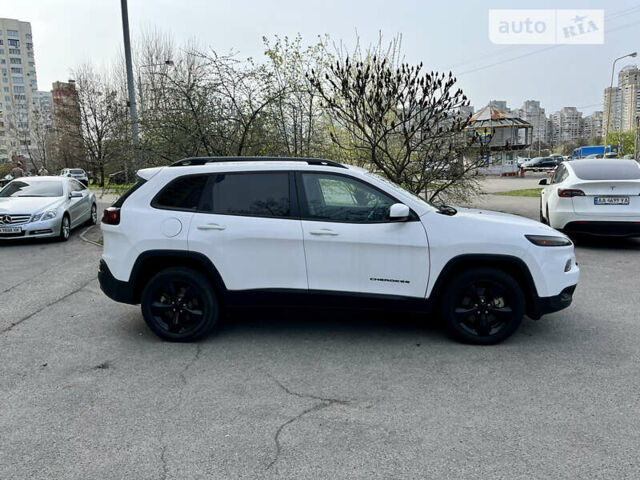 Джип Cherokee, об'ємом двигуна 3.24 л та пробігом 33 тис. км за 17500 $, фото 5 на Automoto.ua