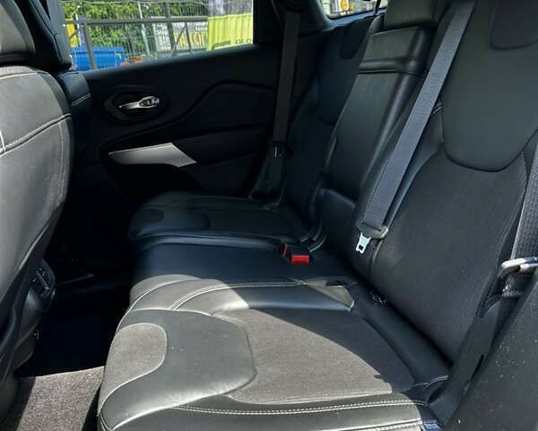 Джип Cherokee, об'ємом двигуна 3.2 л та пробігом 93 тис. км за 15500 $, фото 16 на Automoto.ua