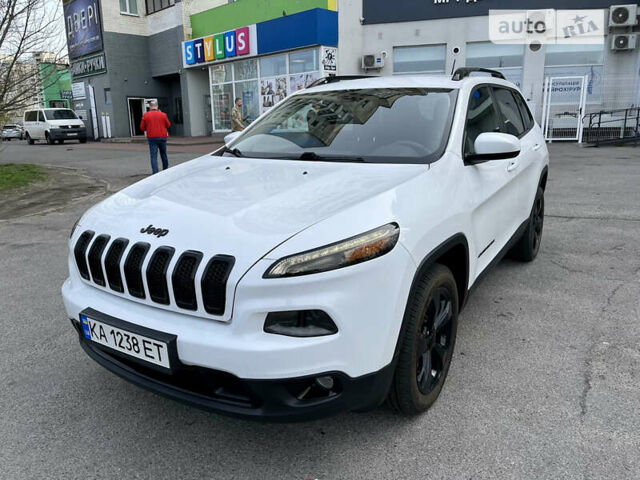 Джип Cherokee, об'ємом двигуна 3.24 л та пробігом 33 тис. км за 17500 $, фото 1 на Automoto.ua