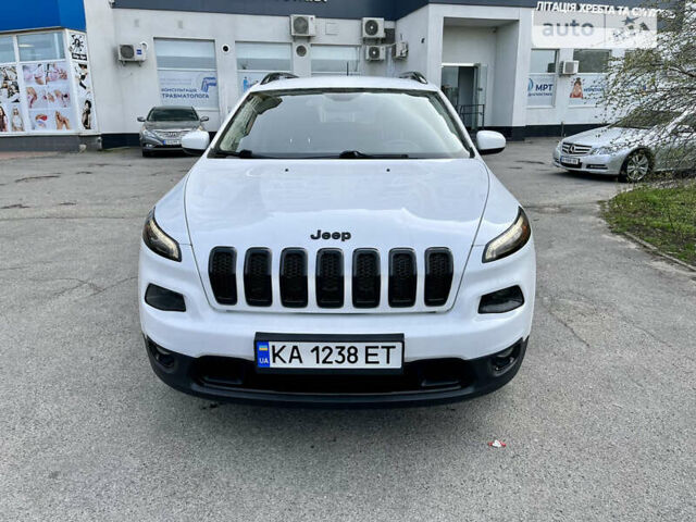 Джип Cherokee, об'ємом двигуна 3.24 л та пробігом 33 тис. км за 17500 $, фото 2 на Automoto.ua