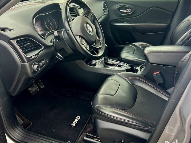 Джип Чероки, объемом двигателя 2 л и пробегом 132 тыс. км за 18500 $, фото 6 на Automoto.ua