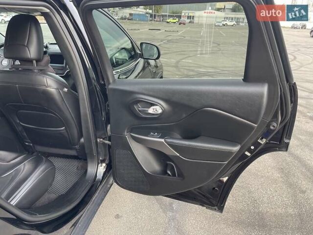 Джип Cherokee, об'ємом двигуна 2.36 л та пробігом 150 тис. км за 16500 $, фото 16 на Automoto.ua