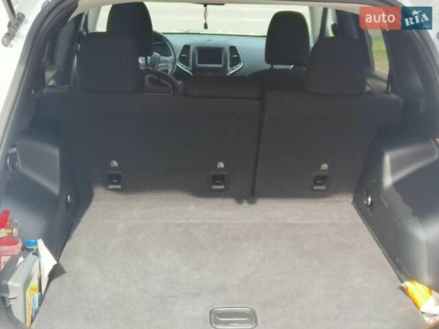 Джип Чероки, объемом двигателя 2.36 л и пробегом 103 тыс. км за 14999 $, фото 9 на Automoto.ua