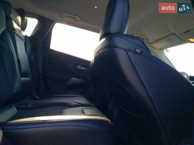 Джип Cherokee, об'ємом двигуна 3.2 л та пробігом 136 тис. км за 2800 $, фото 9 на Automoto.ua
