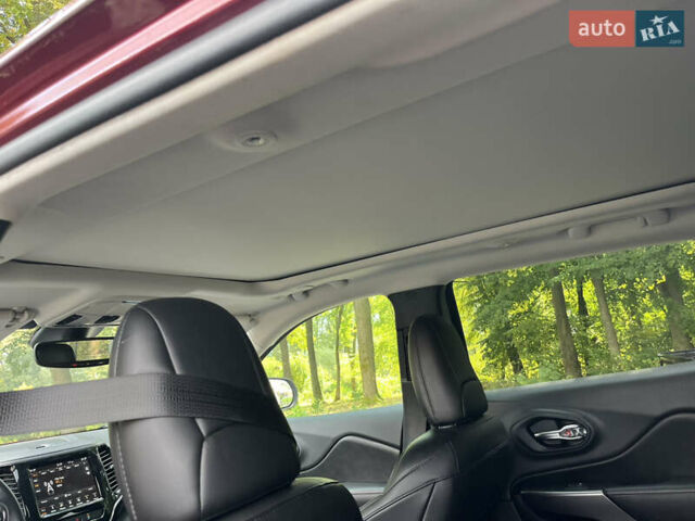 Джип Cherokee, об'ємом двигуна 2 л та пробігом 40 тис. км за 16600 $, фото 22 на Automoto.ua