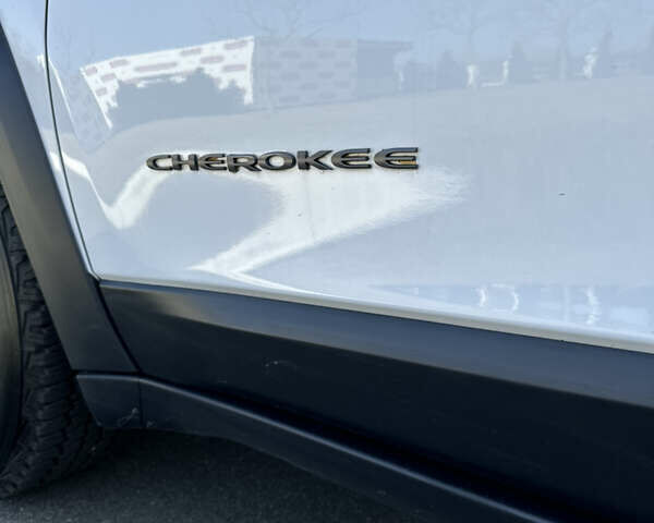 Джип Cherokee, об'ємом двигуна 3.2 л та пробігом 109 тис. км за 19500 $, фото 25 на Automoto.ua