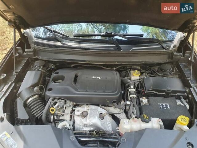 Джип Чероки, объемом двигателя 2 л и пробегом 95 тыс. км за 18000 $, фото 21 на Automoto.ua