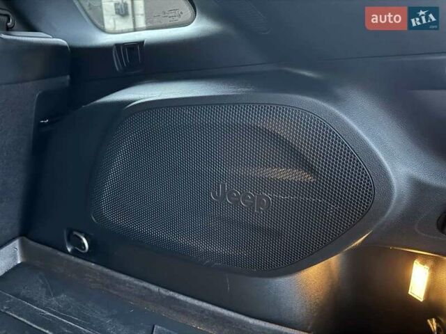 Джип Cherokee, об'ємом двигуна 1.99 л та пробігом 135 тис. км за 18600 $, фото 9 на Automoto.ua