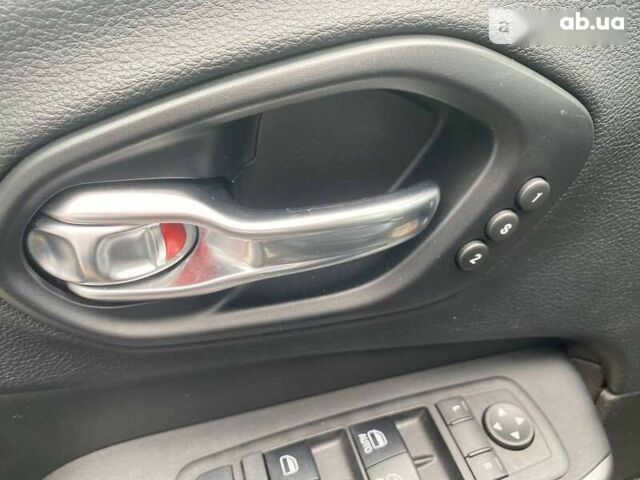 Джип Cherokee, об'ємом двигуна 3.2 л та пробігом 109 тис. км за 19500 $, фото 16 на Automoto.ua