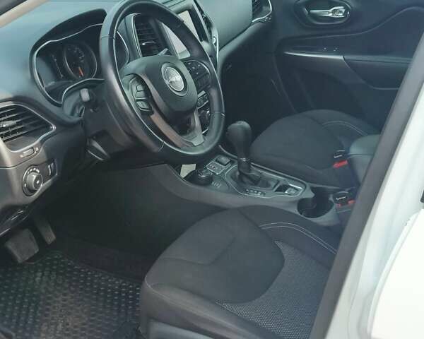 Джип Чероки, объемом двигателя 2.36 л и пробегом 103 тыс. км за 14999 $, фото 4 на Automoto.ua
