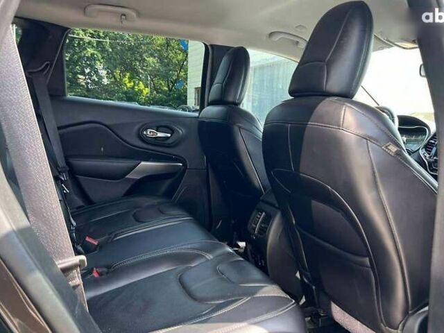 Джип Чероки, объемом двигателя 2 л и пробегом 110 тыс. км за 18500 $, фото 23 на Automoto.ua
