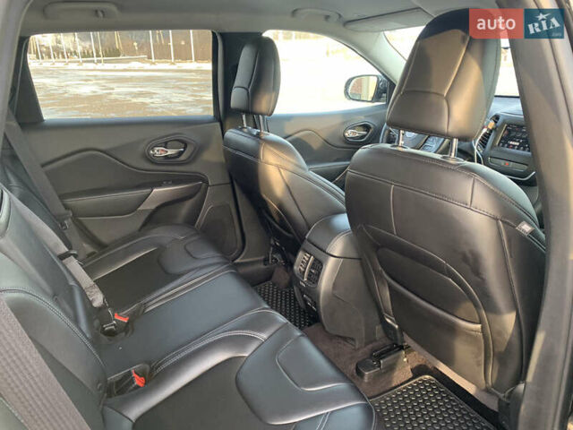 Джип Чероки, объемом двигателя 3.2 л и пробегом 95 тыс. км за 18000 $, фото 8 на Automoto.ua