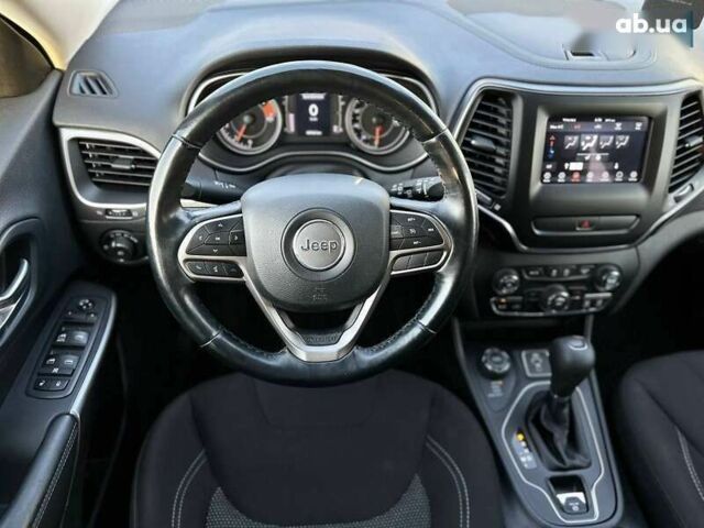 Джип Чероки, объемом двигателя 2.4 л и пробегом 44 тыс. км за 18500 $, фото 20 на Automoto.ua