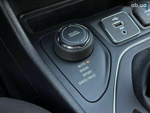 Джип Чероки, объемом двигателя 2.4 л и пробегом 44 тыс. км за 18500 $, фото 26 на Automoto.ua