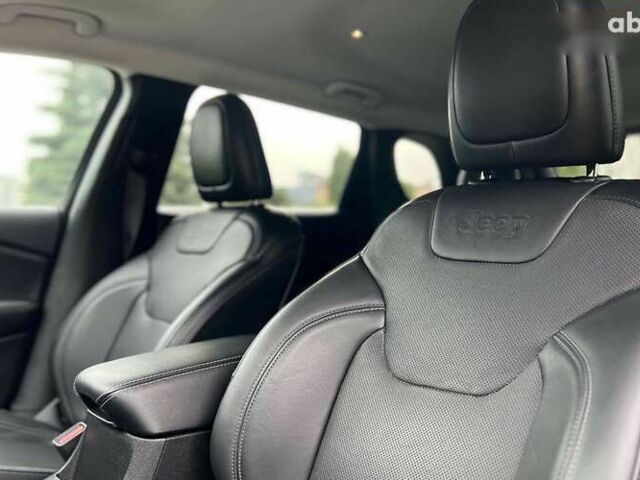 Джип Чероки, объемом двигателя 2 л и пробегом 28 тыс. км за 20690 $, фото 18 на Automoto.ua