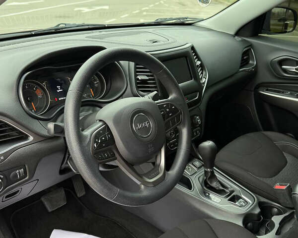 Джип Чероки, объемом двигателя 2.36 л и пробегом 80 тыс. км за 14900 $, фото 7 на Automoto.ua