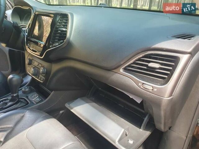 Джип Чероки, объемом двигателя 2 л и пробегом 95 тыс. км за 18000 $, фото 11 на Automoto.ua