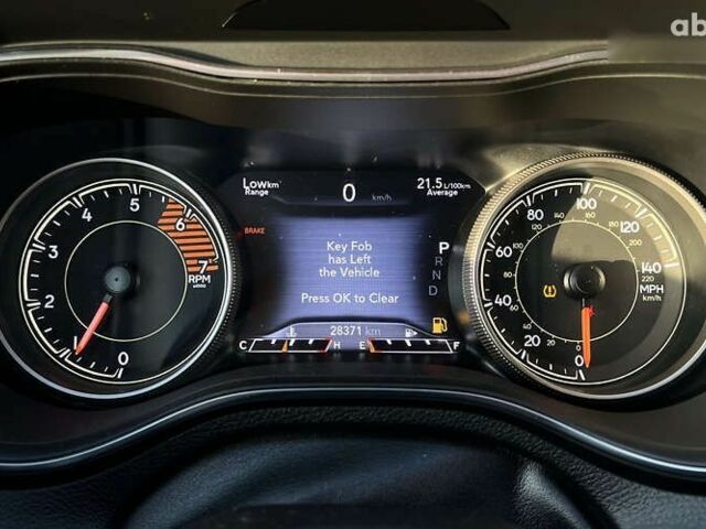 Джип Cherokee, об'ємом двигуна 2 л та пробігом 28 тис. км за 20690 $, фото 10 на Automoto.ua