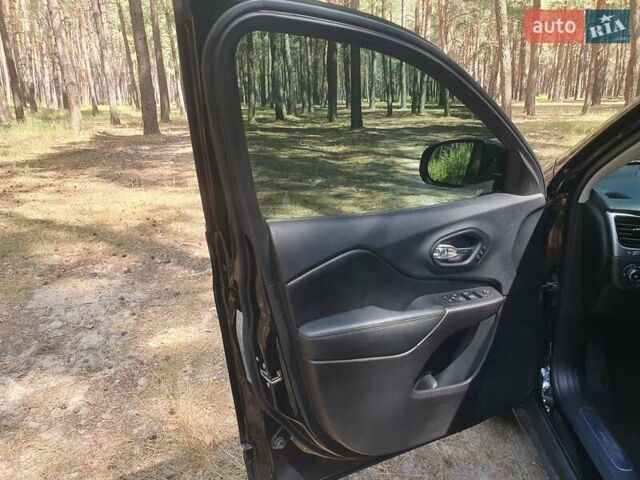 Джип Чероки, объемом двигателя 2 л и пробегом 95 тыс. км за 18000 $, фото 6 на Automoto.ua