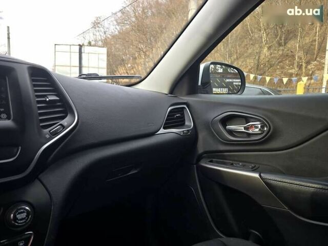 Джип Cherokee, об'ємом двигуна 2.4 л та пробігом 56 тис. км за 14500 $, фото 19 на Automoto.ua