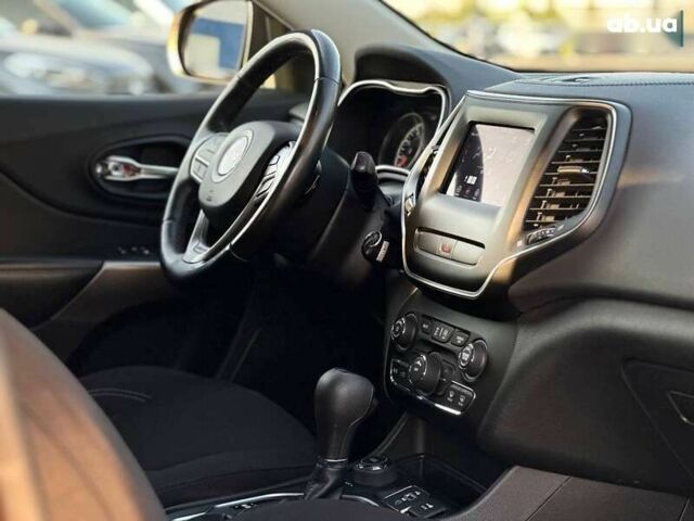 Джип Чероки, объемом двигателя 2.4 л и пробегом 44 тыс. км за 18500 $, фото 12 на Automoto.ua