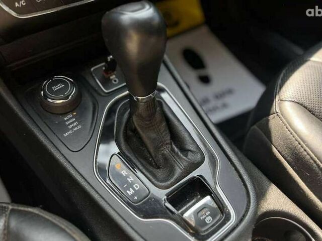 Джип Чероки, объемом двигателя 2 л и пробегом 110 тыс. км за 18500 $, фото 15 на Automoto.ua