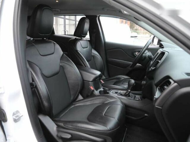 Джип Чероки, объемом двигателя 0 л и пробегом 57 тыс. км за 19000 $, фото 7 на Automoto.ua