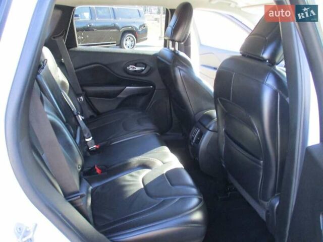 Джип Чероки, объемом двигателя 2 л и пробегом 86 тыс. км за 14200 $, фото 18 на Automoto.ua