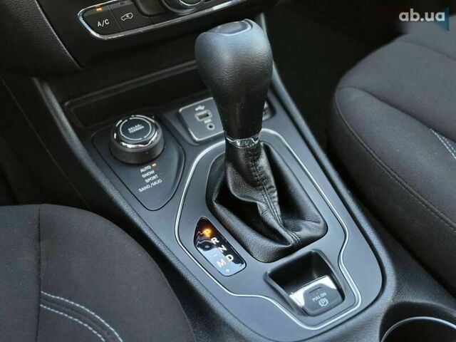 Джип Чероки, объемом двигателя 2.4 л и пробегом 44 тыс. км за 18500 $, фото 24 на Automoto.ua