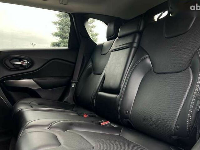 Джип Чероки, объемом двигателя 2 л и пробегом 28 тыс. км за 20690 $, фото 13 на Automoto.ua