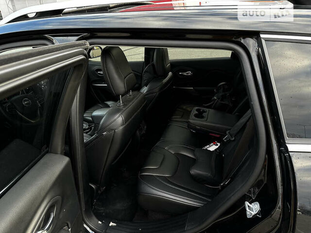 Джип Cherokee, об'ємом двигуна 2 л та пробігом 54 тис. км за 18490 $, фото 22 на Automoto.ua