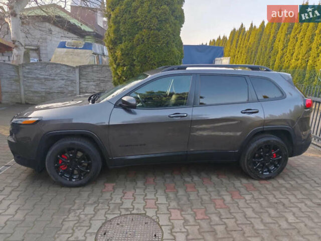 Джип Чероки, объемом двигателя 2.36 л и пробегом 87 тыс. км за 4600 $, фото 3 на Automoto.ua