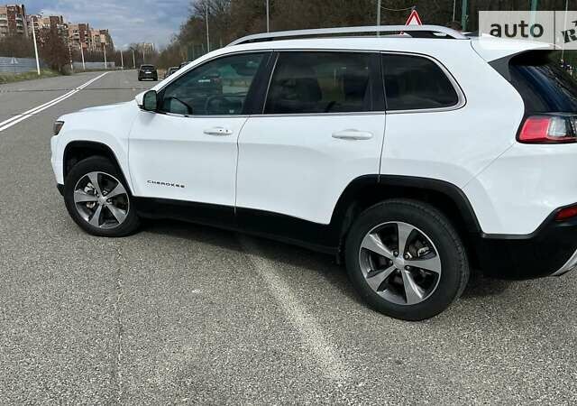 Джип Cherokee, об'ємом двигуна 2 л та пробігом 129 тис. км за 18000 $, фото 3 на Automoto.ua