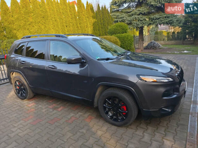 Джип Чероки, объемом двигателя 2.36 л и пробегом 87 тыс. км за 4600 $, фото 2 на Automoto.ua