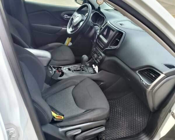 Джип Чероки, объемом двигателя 2.36 л и пробегом 103 тыс. км за 14999 $, фото 5 на Automoto.ua